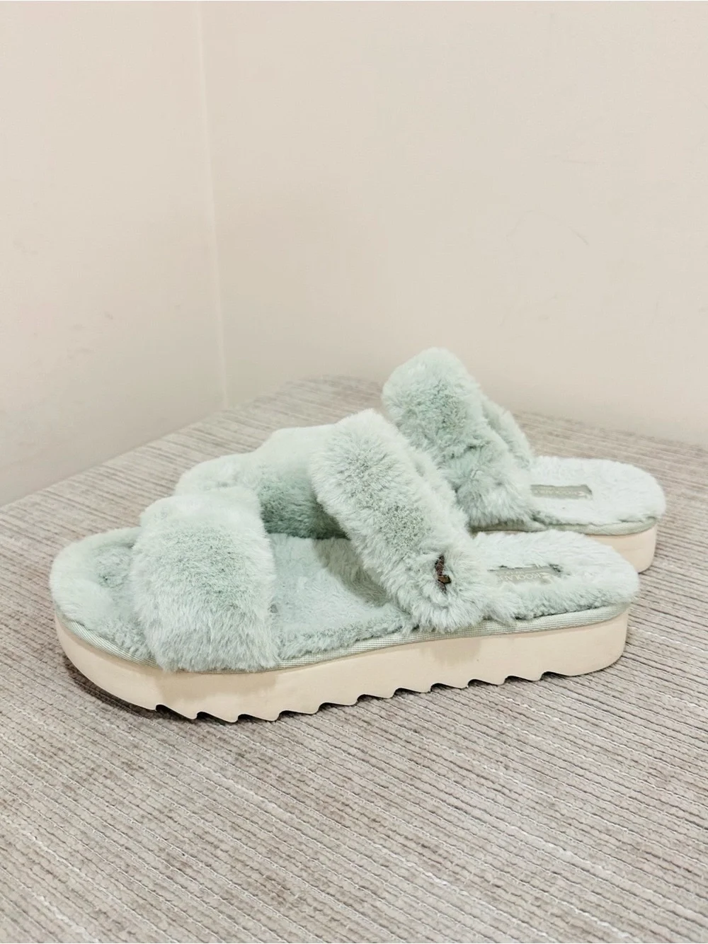 Koolaburra by UGG Fuzz-On Women's Slide Sandals Pale Aqua Mint Size 9 / EU 40